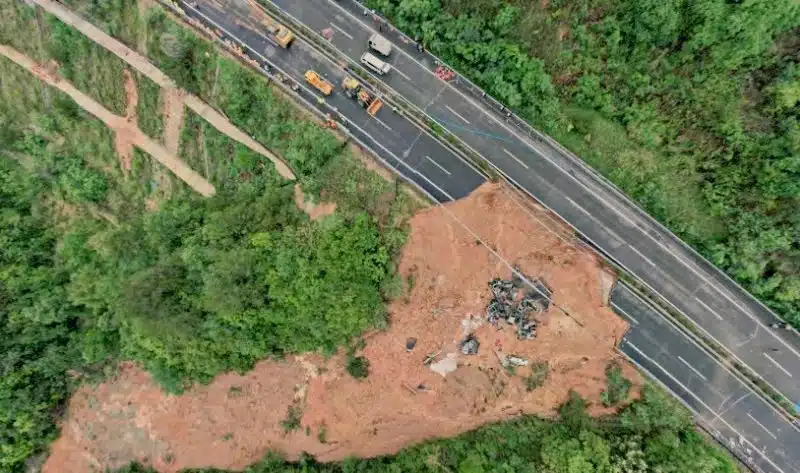 Reportan 24 muertos tras desplome de autopista al sur de China