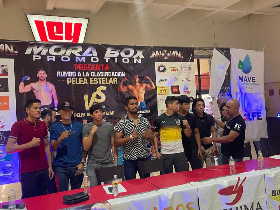 Conferencia de prensa para anunciar la función de boxeo profesional denominada “Rumbo a la Clasificación”