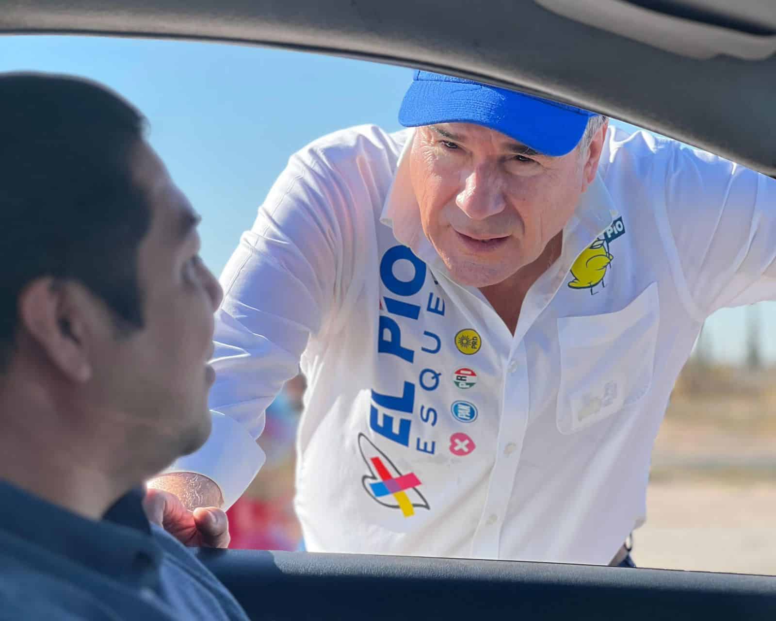 Sergio “Pío” Esquer, candidato de Fuerza y Corazón por Sinaloa, en colonias del Distrito 5 de Culiacán durante su campaña
