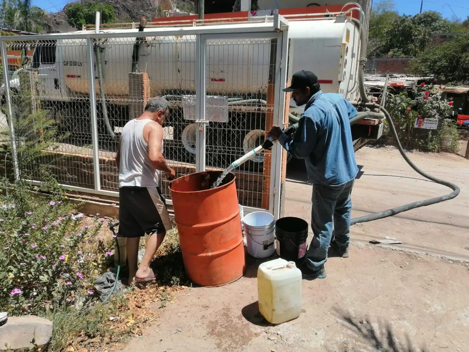 Japama distribuye agua en Bachobampo