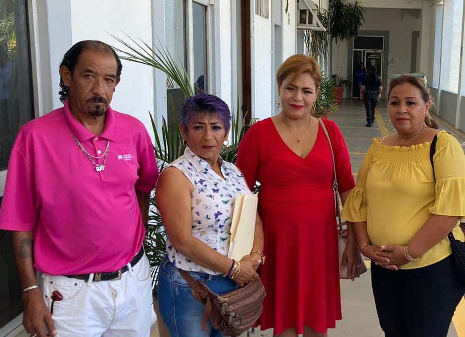 Tianguistas de la colonia Flores Magón, en Mazatlán
