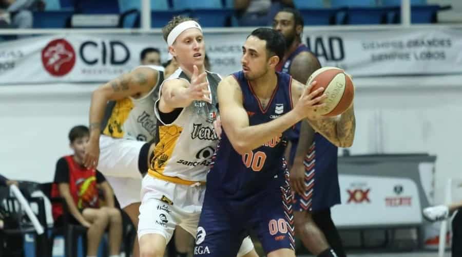 2 jugadores de basquetbol de la Cibacopa, uno de ellos del equipo de Pioneros de Los Mochis y el otro de Venados de Mazatlán