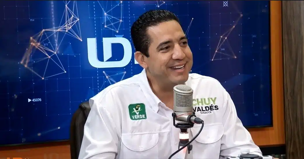 Jesús Valdés Palazuelos en entrevista con Línea Directa en la primera edición del noticiero