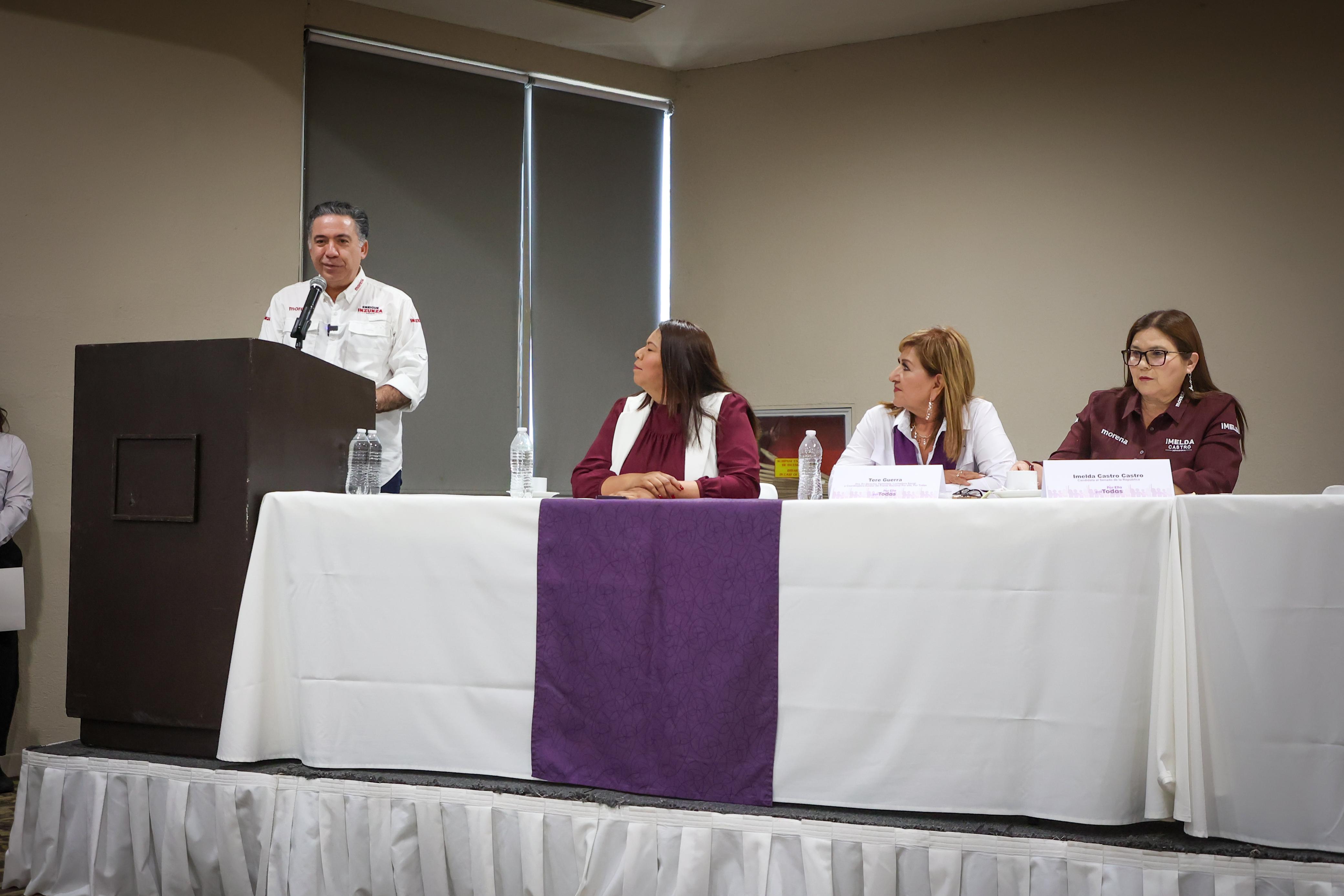Enrique Inzunza en encuentro con mujeres con motivo del Día de Las Madres