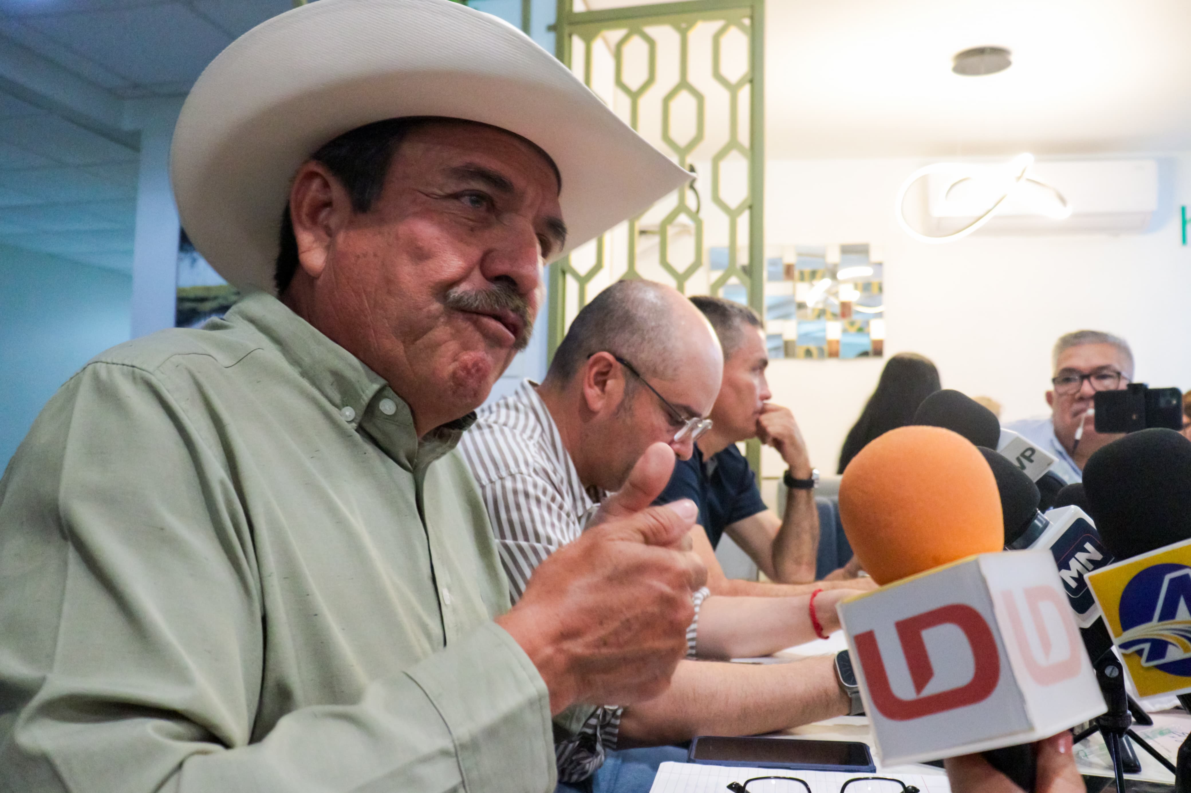 Rueda de Prensa con Baltazar Valdez de Campesinos Unidos de Sinaloa