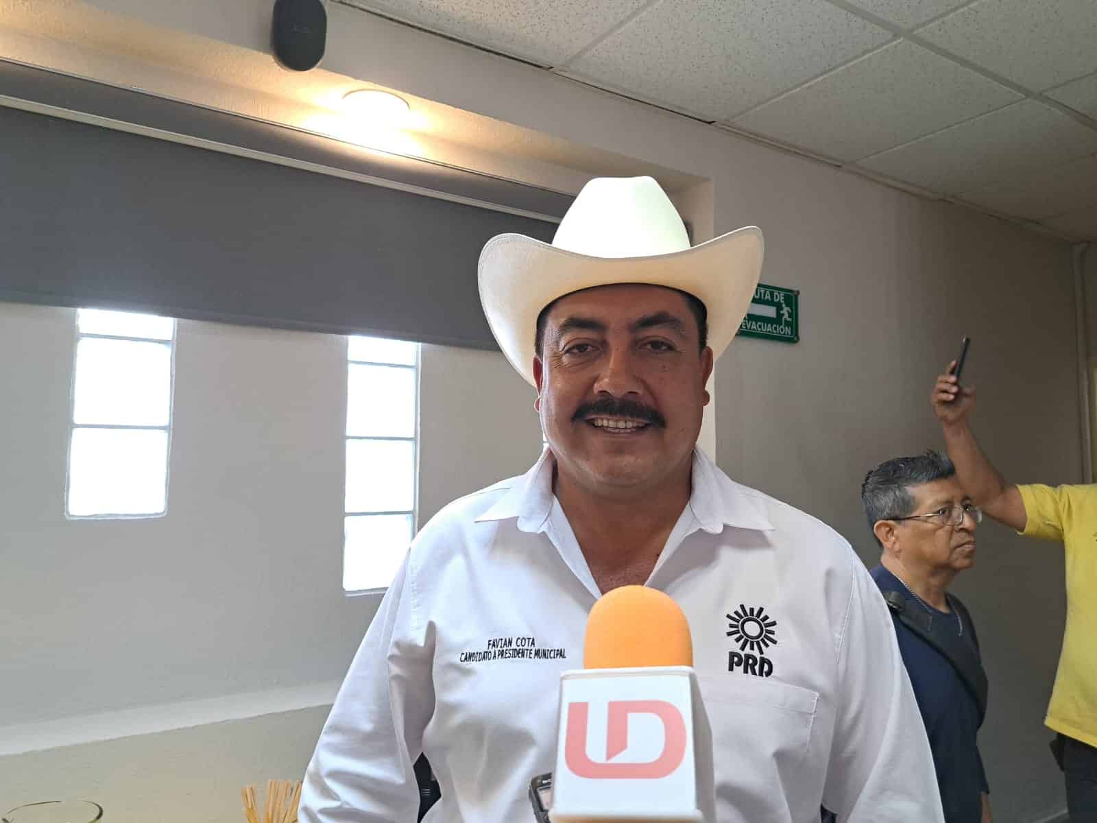 Candidato Favián Cota
