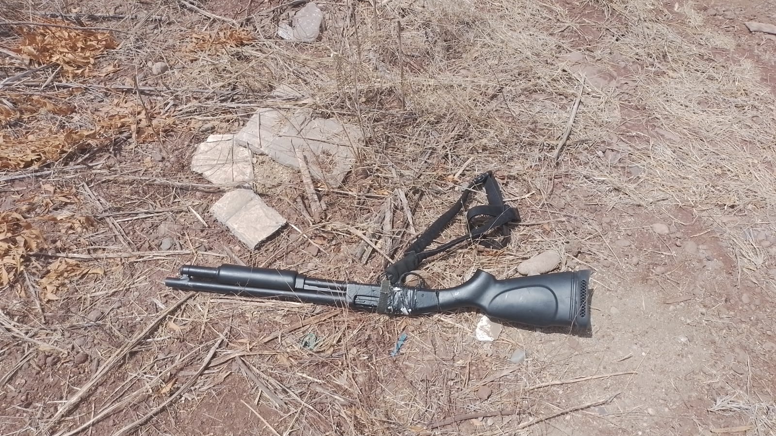 Policías municipales aseguran escopeta