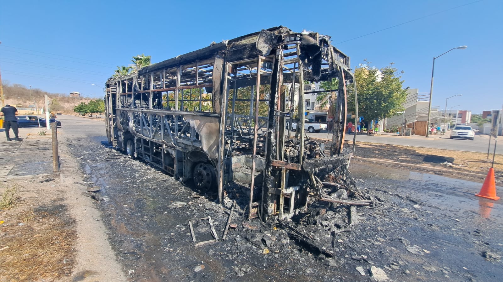 Camión calcinado