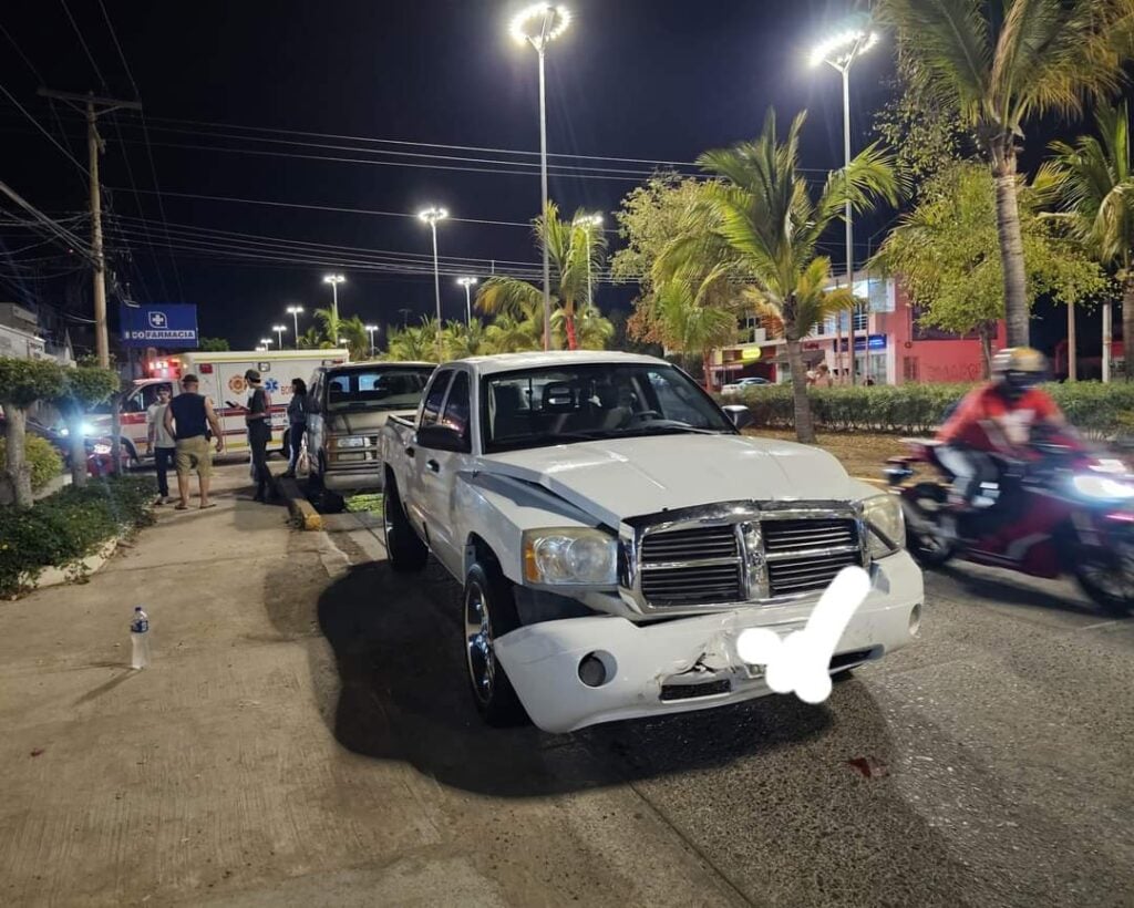 Camioneta Toyota Dakota tras accidente