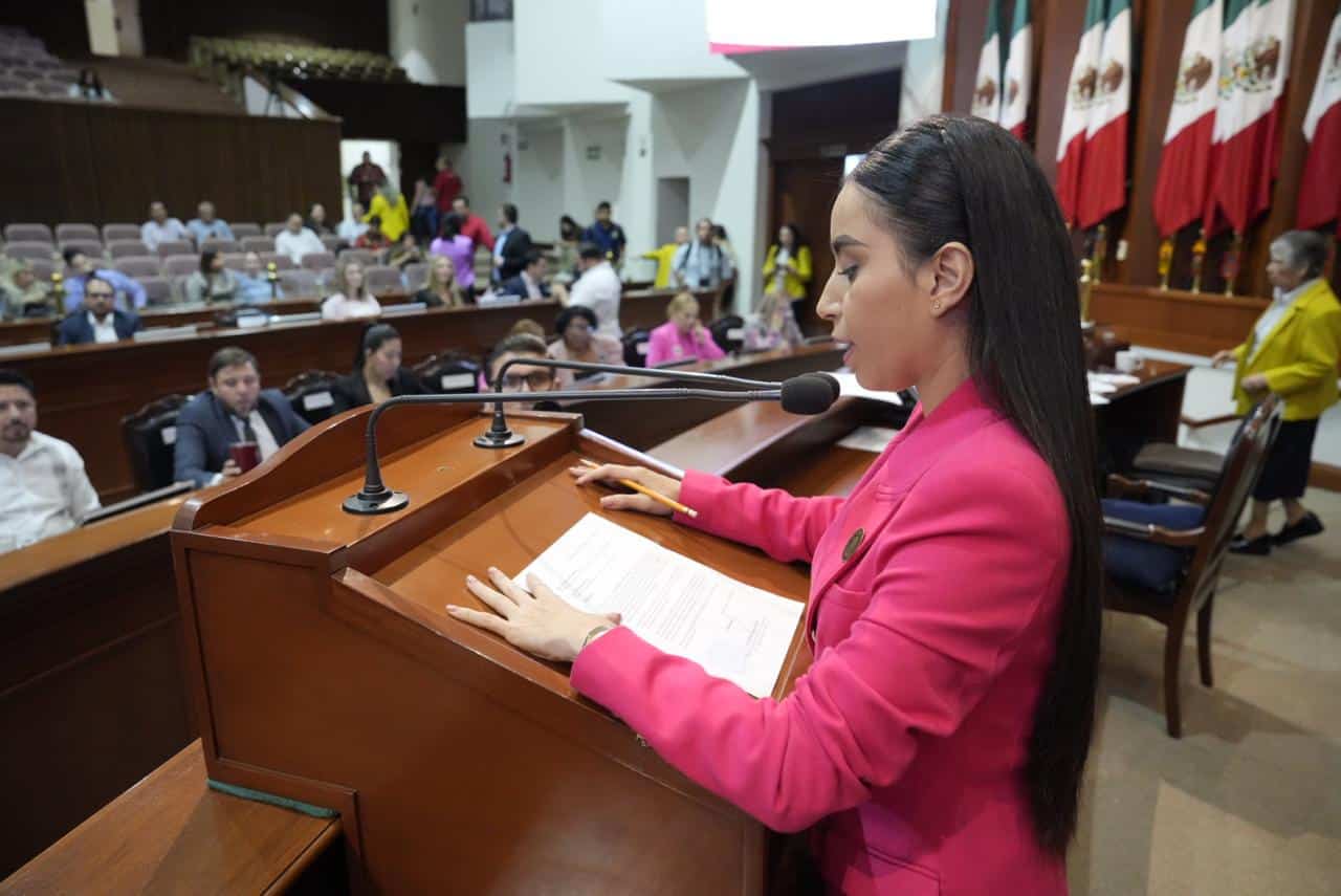 Diputados en sesión ordinaria