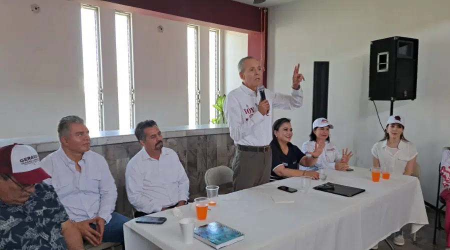 El candidato de Morena a la Presidencia Municipal de Ahome, Gerardo Octavio Vargas Landeros, se reunió con concesionarios y choferes de camiones integrantes de la Alianza de Transportadores Urbanos y Suburbanos en Los Mochis -Atusum.