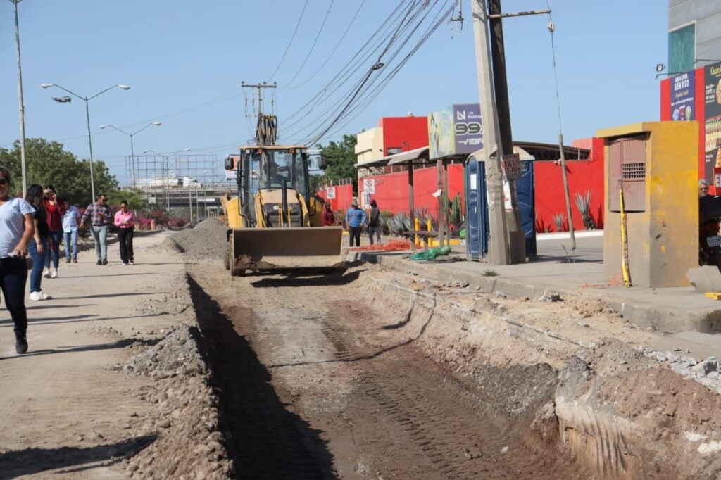 Obra de avenida Manuel J. Clouthier