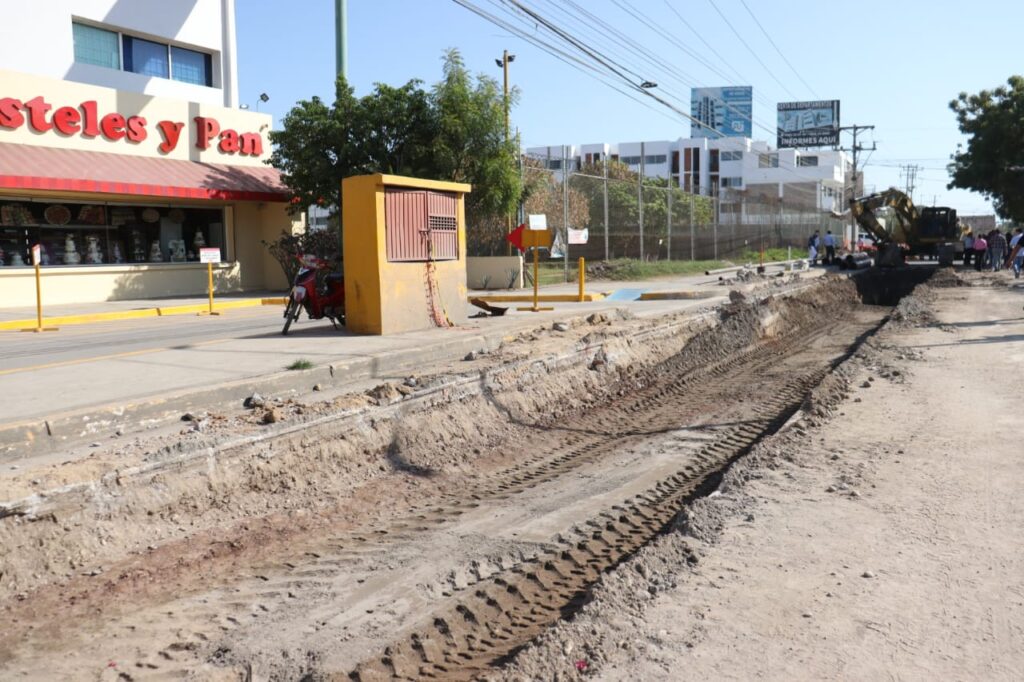 Obra de avenida Manuel J. Clouthier