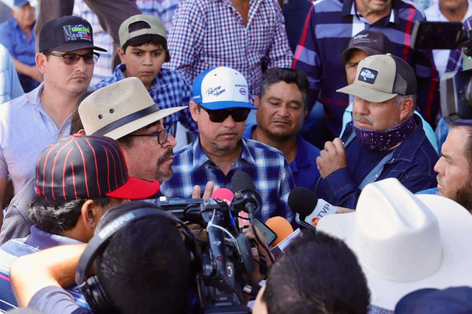 Manifestación en caseta de cobro en Culiacán./ Foto: LD