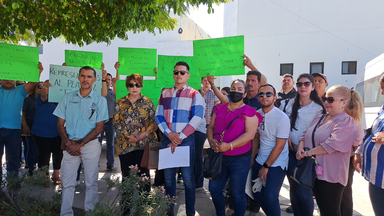 Trabajadores de Cobaes manifestándose
