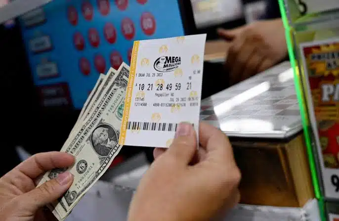 ¡Increíble! Sujeto recibe demandas por no compartir su premio de lotería