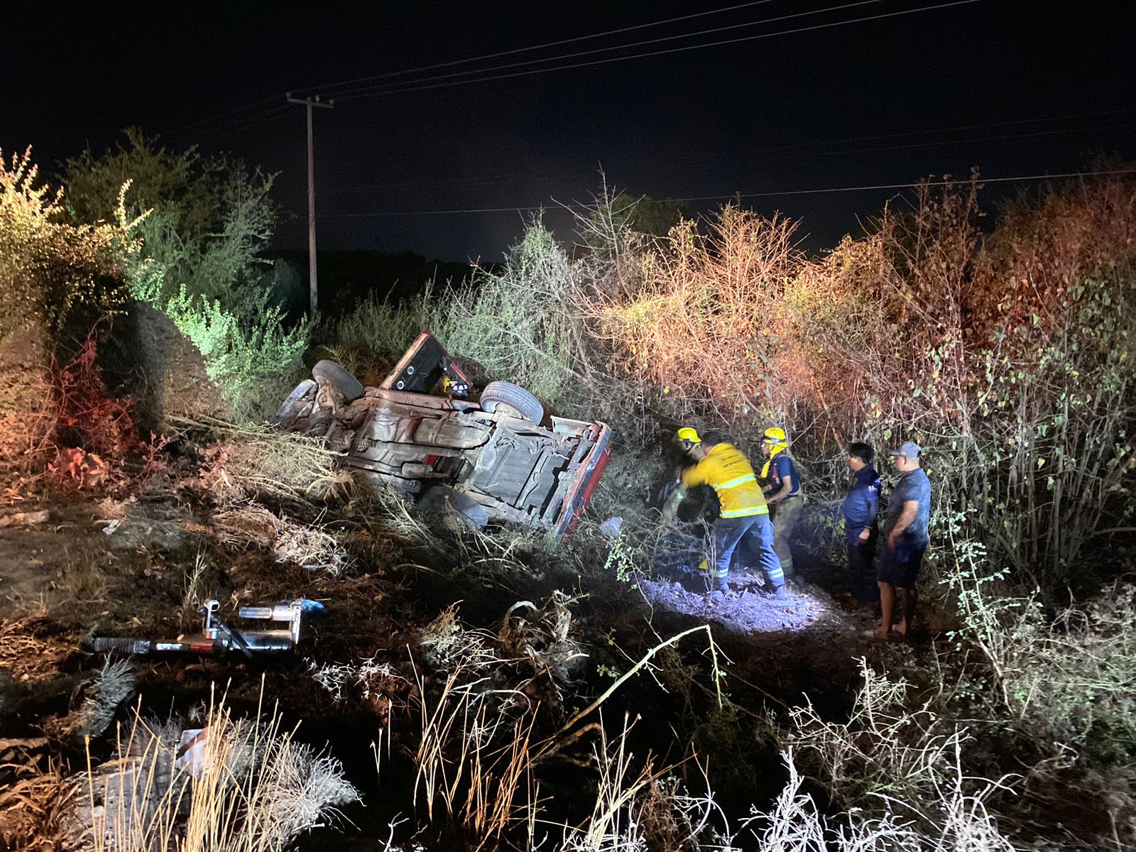 Dos personas adultas resultaron en el accidente.