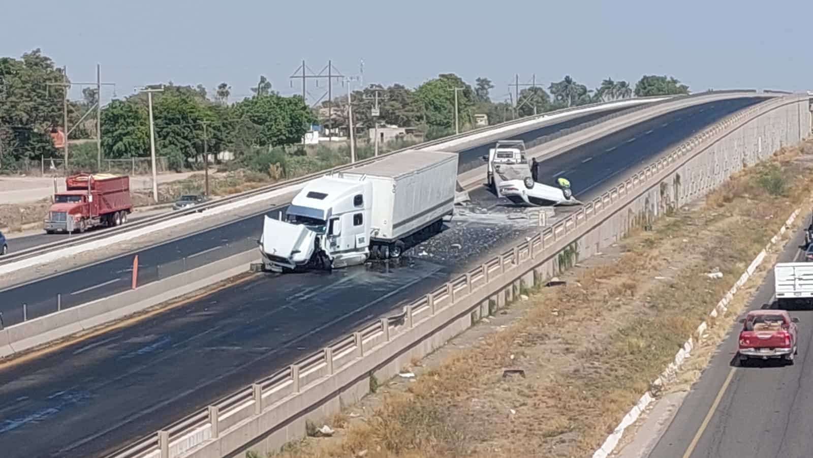 Accidente sobre la México 15