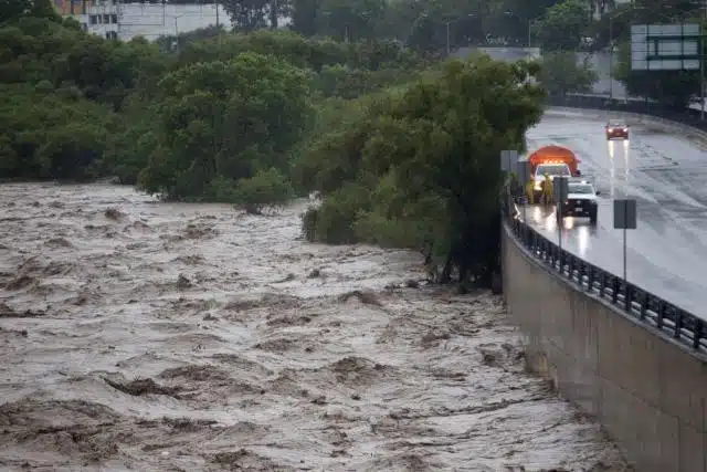 Alerta Samuel García por la llegada de más lluvias a Nuevo León