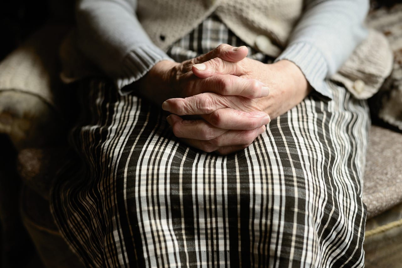 Adolescente busa sexualmente de una anciana de 91 años en Ohio