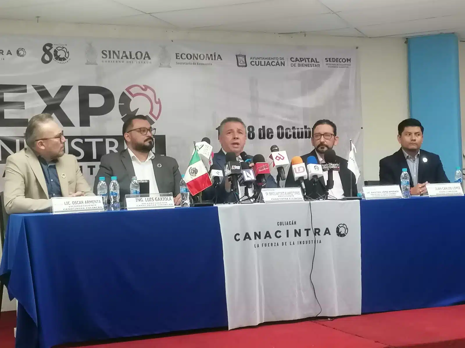 Presidente y miembros de Canacintra en Culiacán