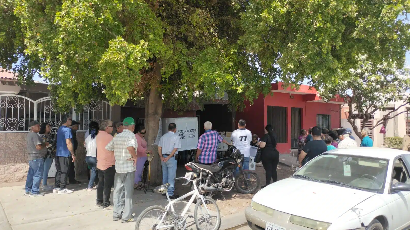 Casilla en Los Mochis muestra dificultades por falta de representantes de casilla