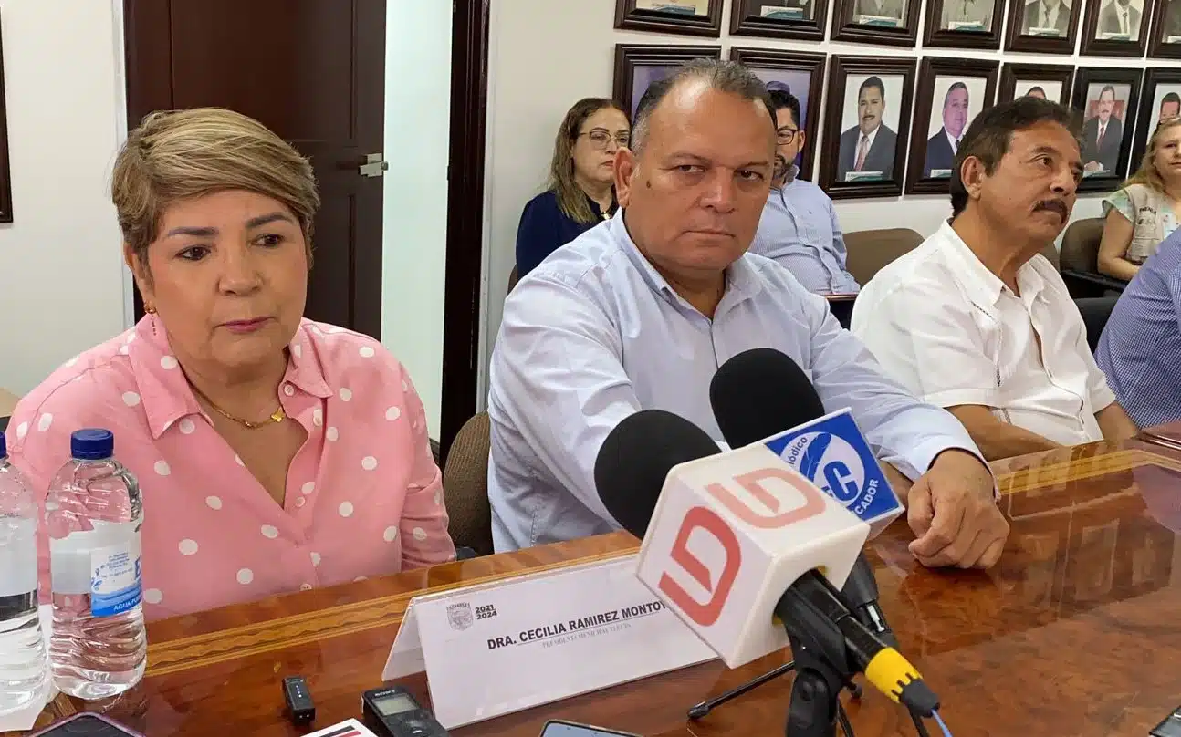 Cecilia Ramírez Montoya habla con la prensa de Sinaloa