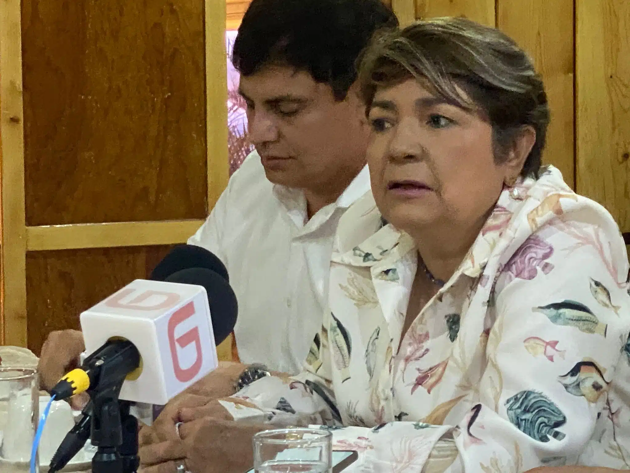 Cecilia Ramírez Montoya, virtual alcaldesa electa de Guasave, en entrevista con los medios de comunicación