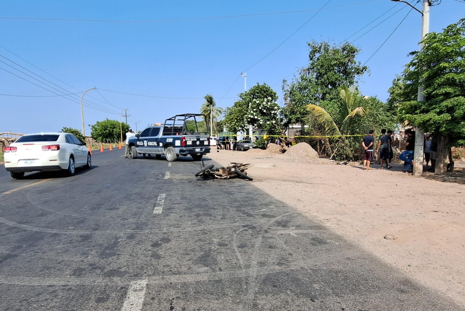 Policía resguarda el sitio del accidente