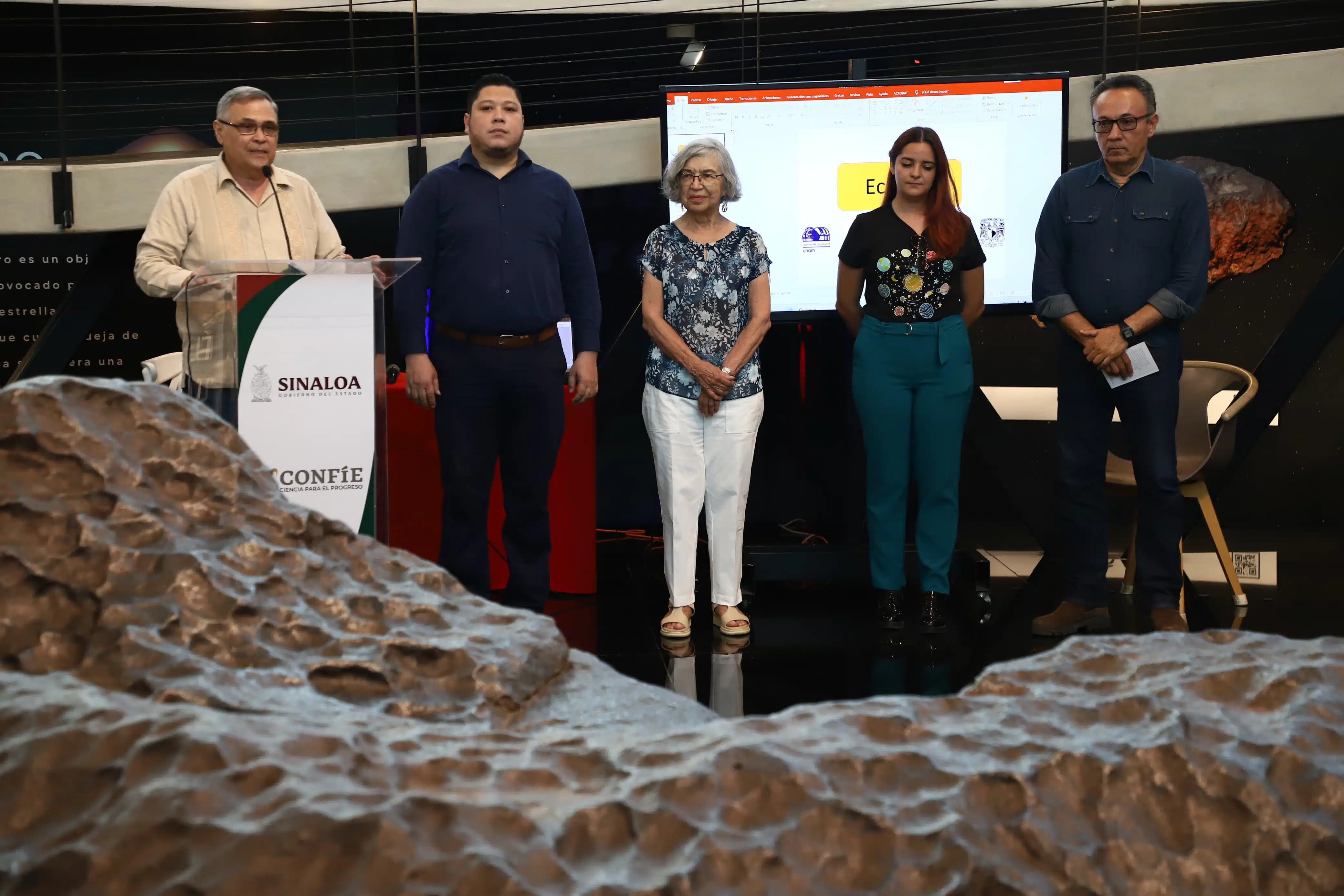 Conferencia de Silvia Torres Castilleja en el Centro de Ciencias de Sinaloa