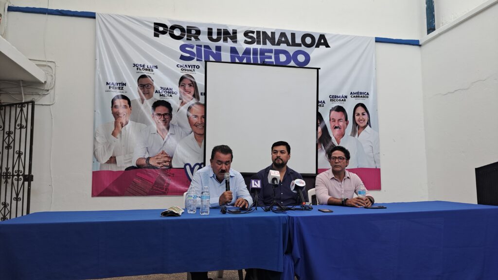 Conferencia de prensa de la coalición Fuerza y Corazón por México, en Mazatlán