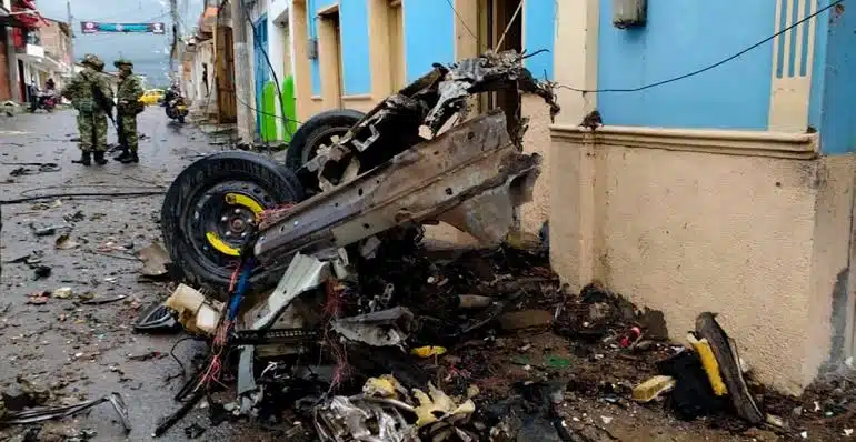 Conmoción en Colombia; coche bomba deja dos muertos y 10 heridos