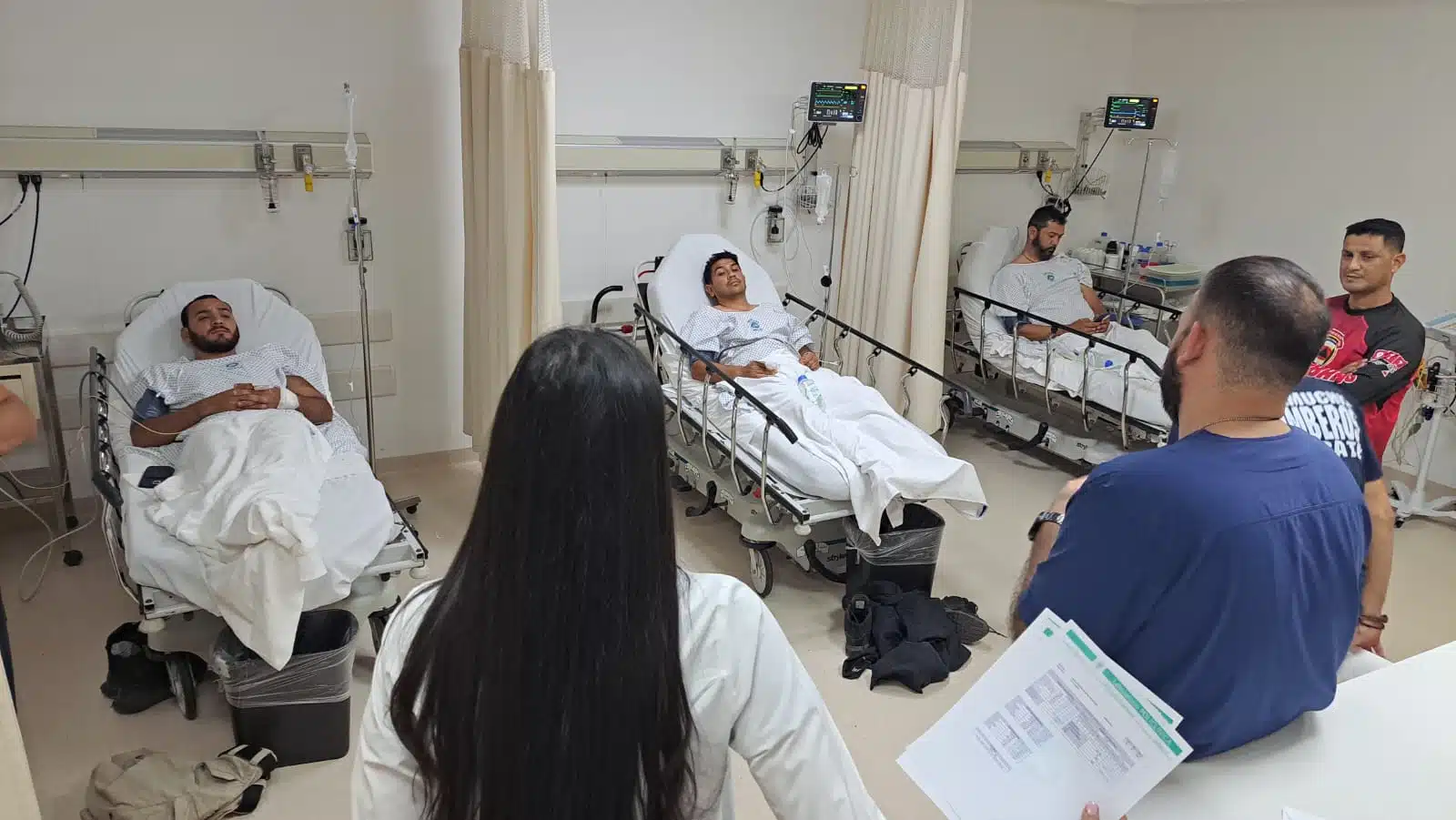 Cuerpos de emergencia terminan en el hospital tras rescate de senderista