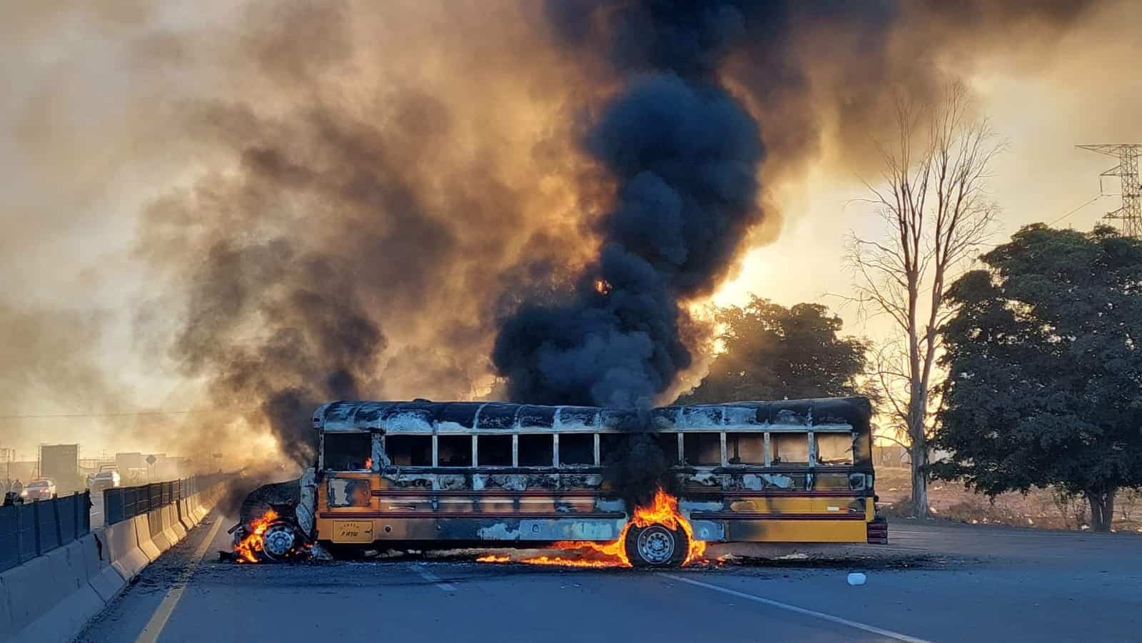 Camión incendiado