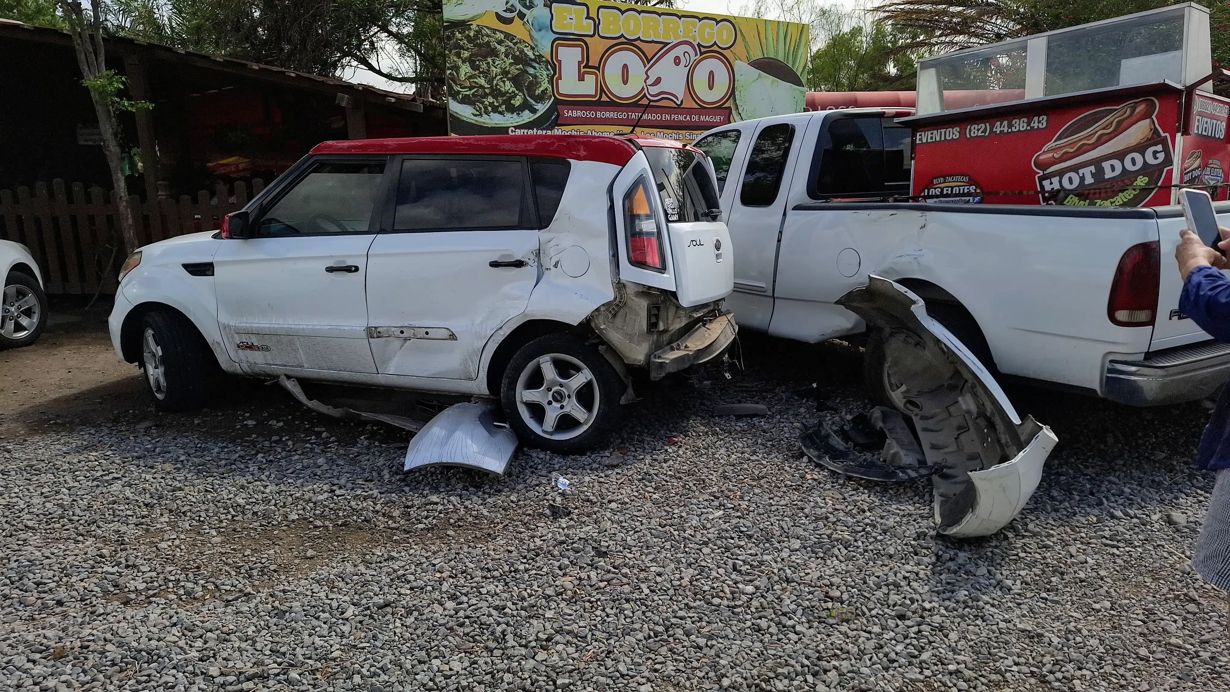 Daños materiales y una persona lesionada dejó como saldo carambola sobre la carretera Los Mochis-Ahome