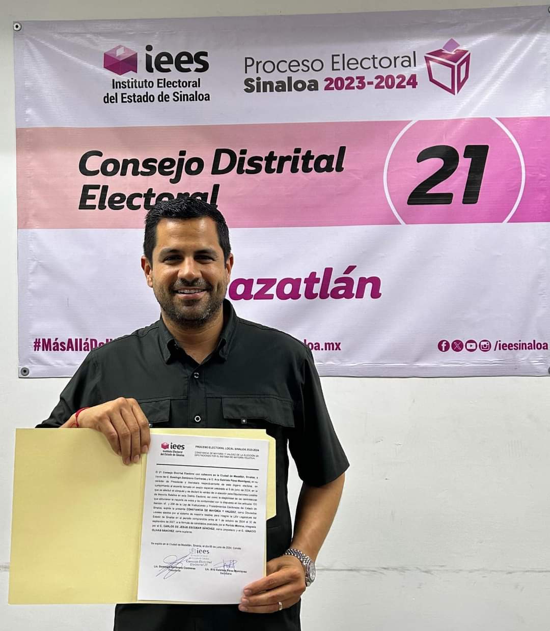 Entrega de constancias a los diputados locales electos de Mazatlán