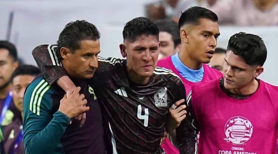 Edson Alvarez sale lesionado ante jamaica