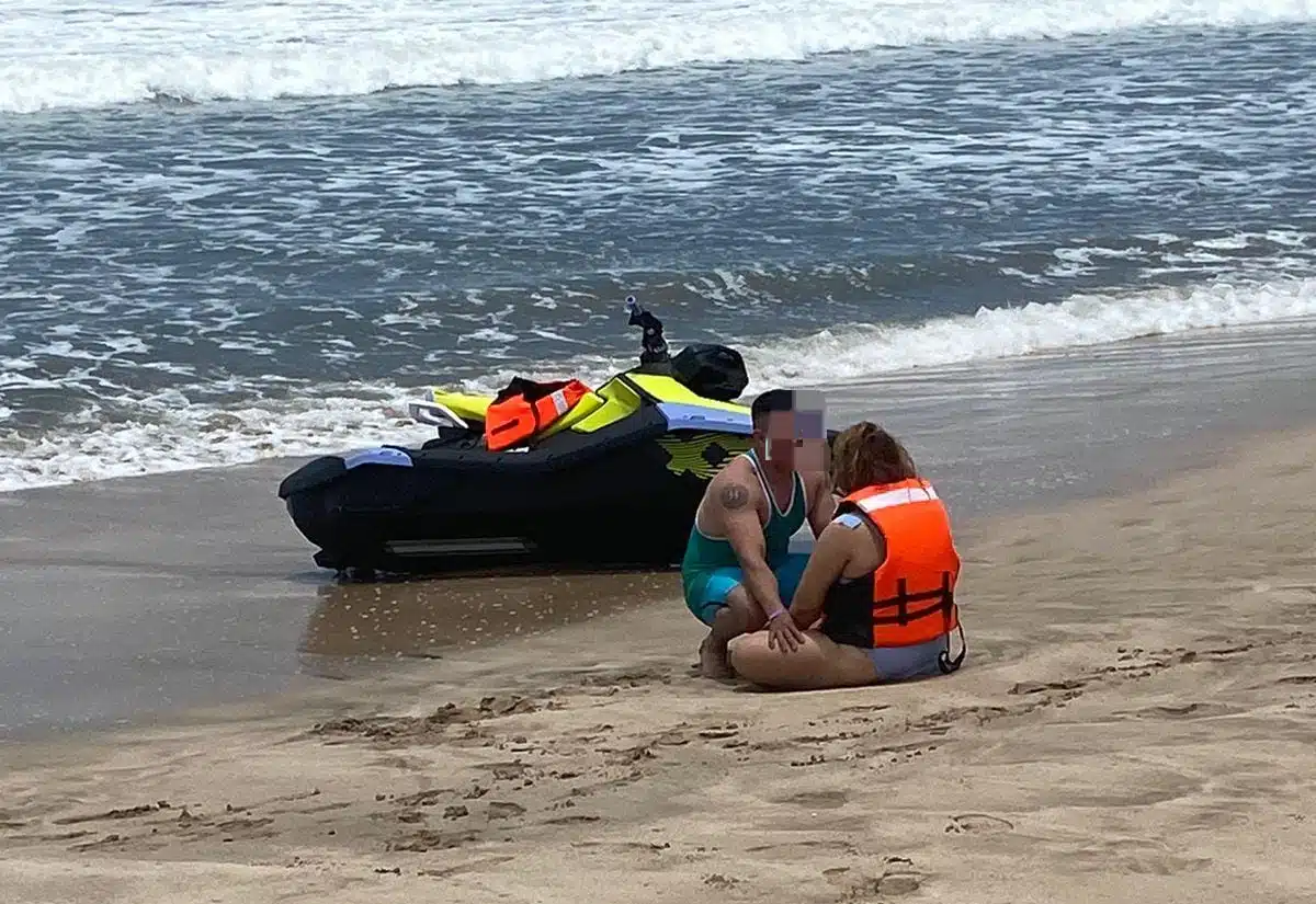 Dos personas fueron recatadas en el mar luego de sufrir volcadura en su moto acuática