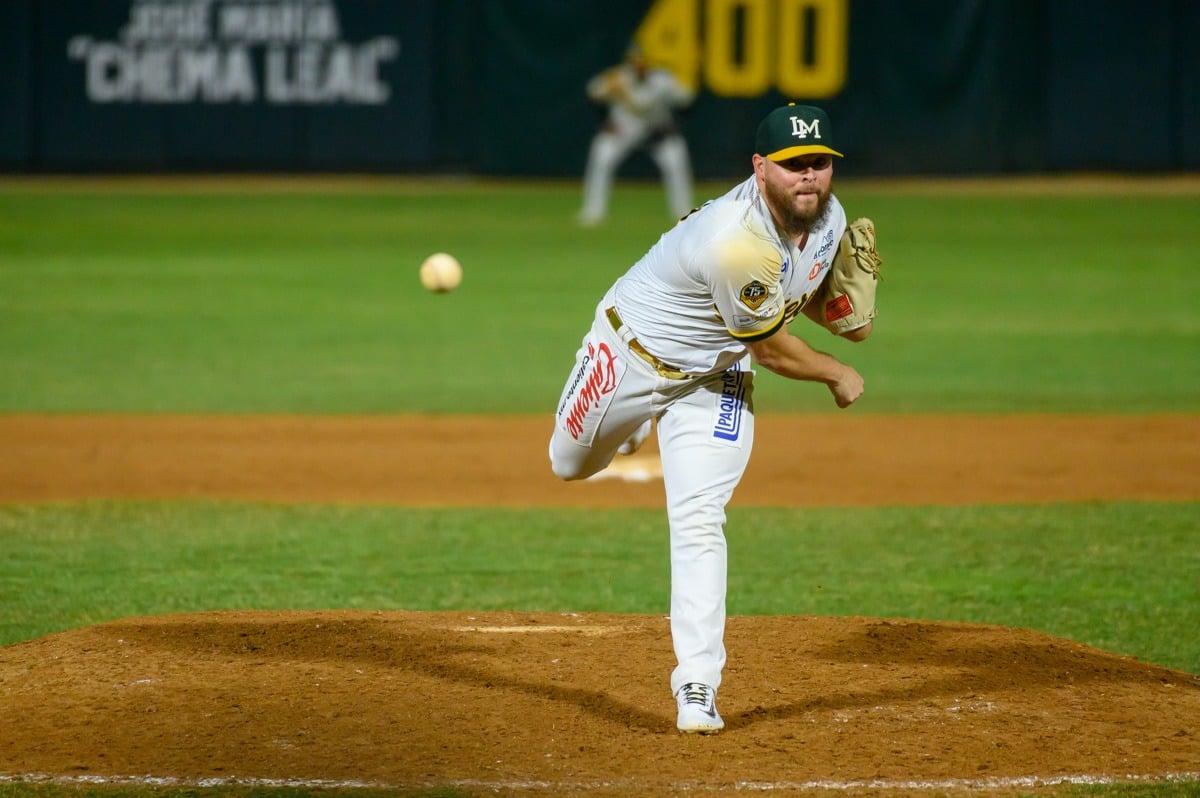 Pitcher cerrador de Cañeros, Juan Gámez, en semifinales del 2023 contra los Yaquis