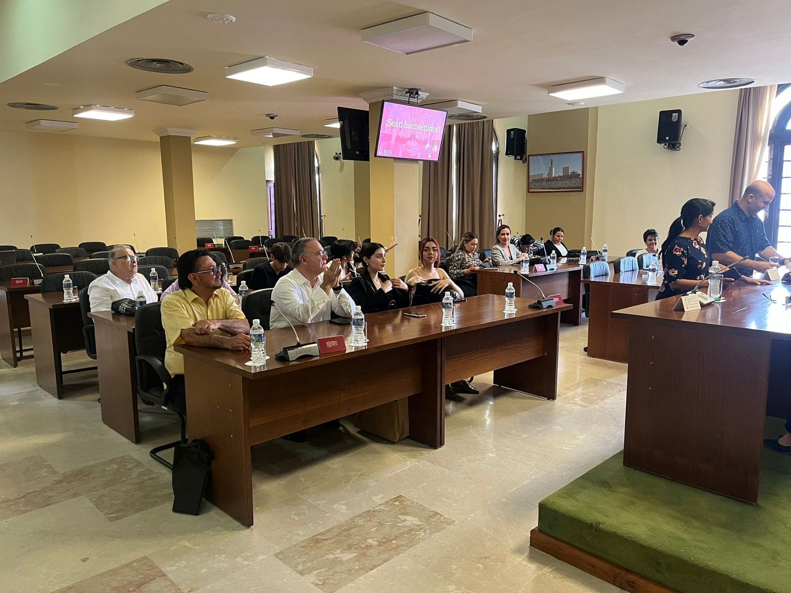 Estudiantes y docentes de Unipol amplían conocimientos en jornada académica de Cuba