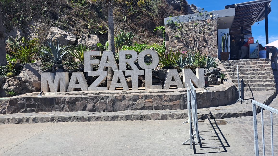 Letras del Faro Mazatlán