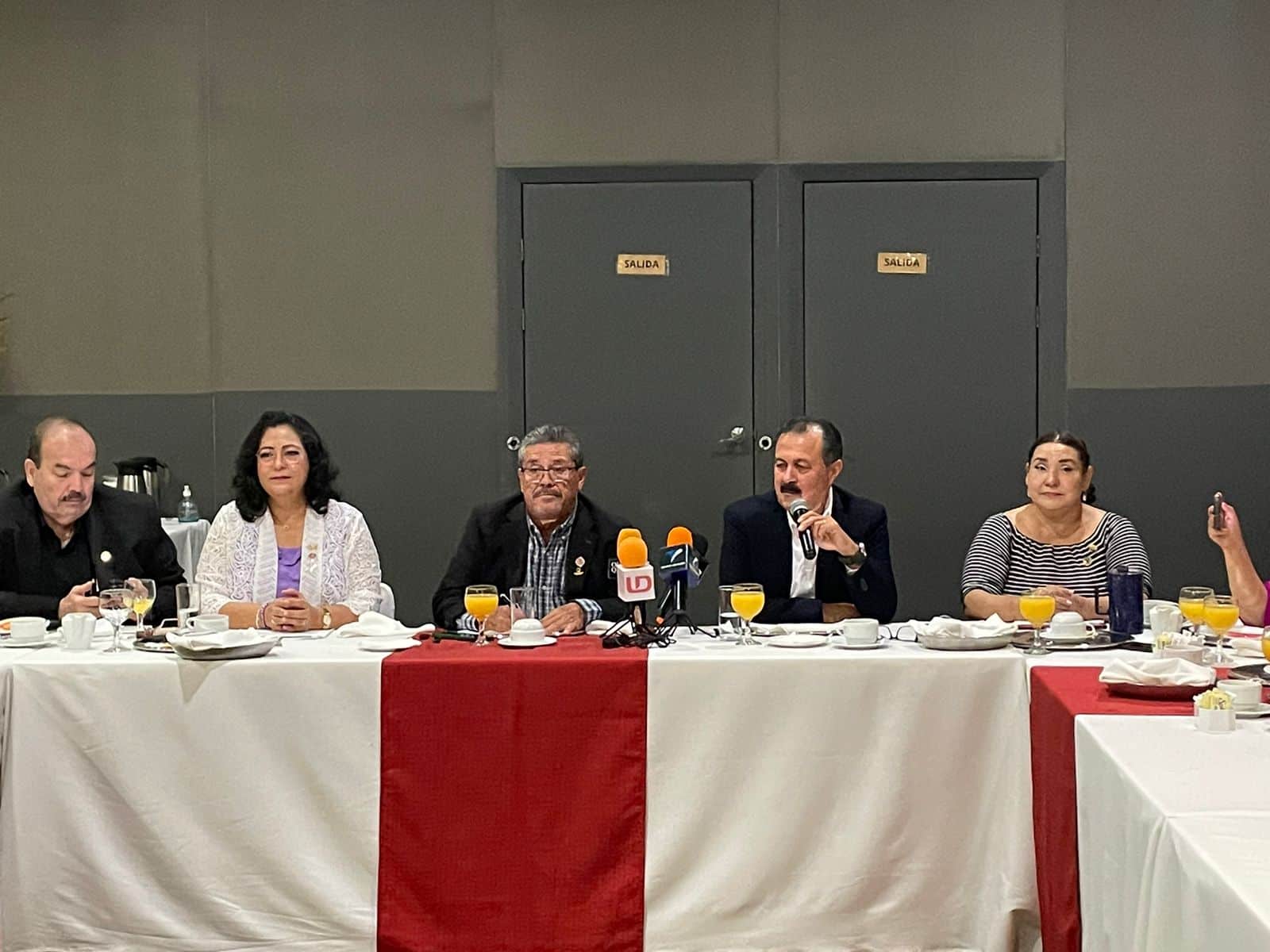 Francisco Miguel Cabanillas Beltrán es el galardonado por la Asociación de Colegios de Profesionistas de Sinaloa