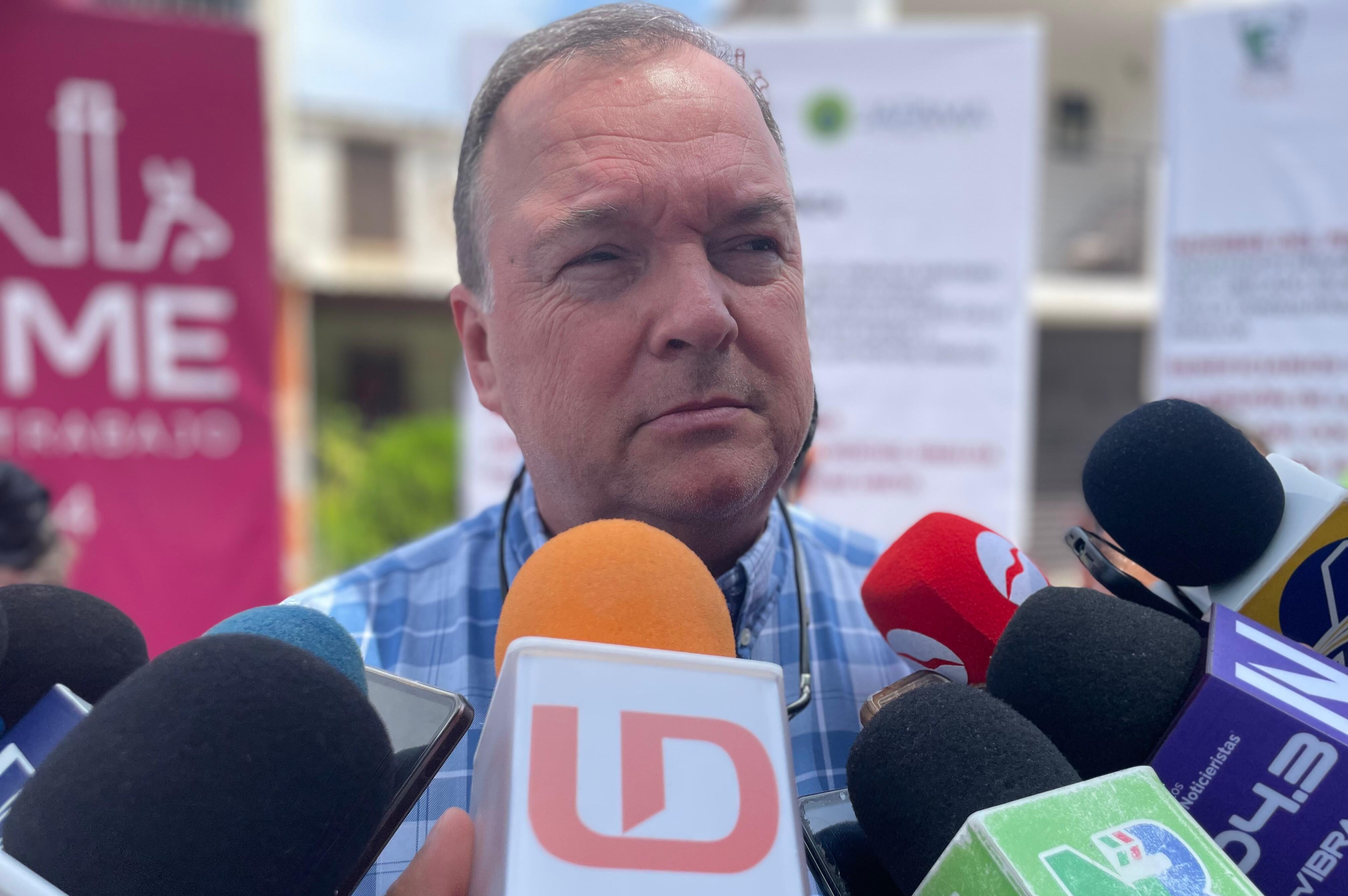 Gerardo Iván Hervás Quindos, alcalde sustituto de Ahome, en entrevista con los medios de comunicación en Los Mochis
