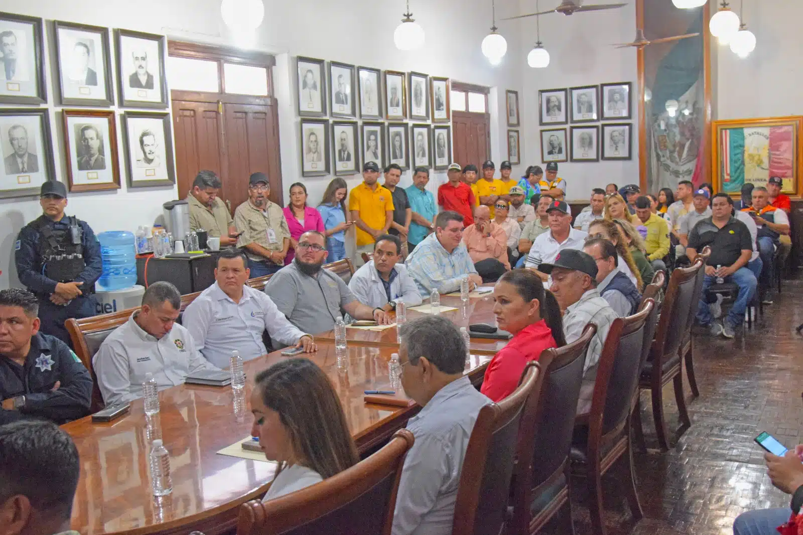 Gildardo Leyva Ortega, presidente municipal de El Fuerte, en el Consejo Municipal de Protección Civil del municipio