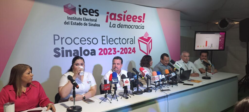 Conferencia de prensa del IEES