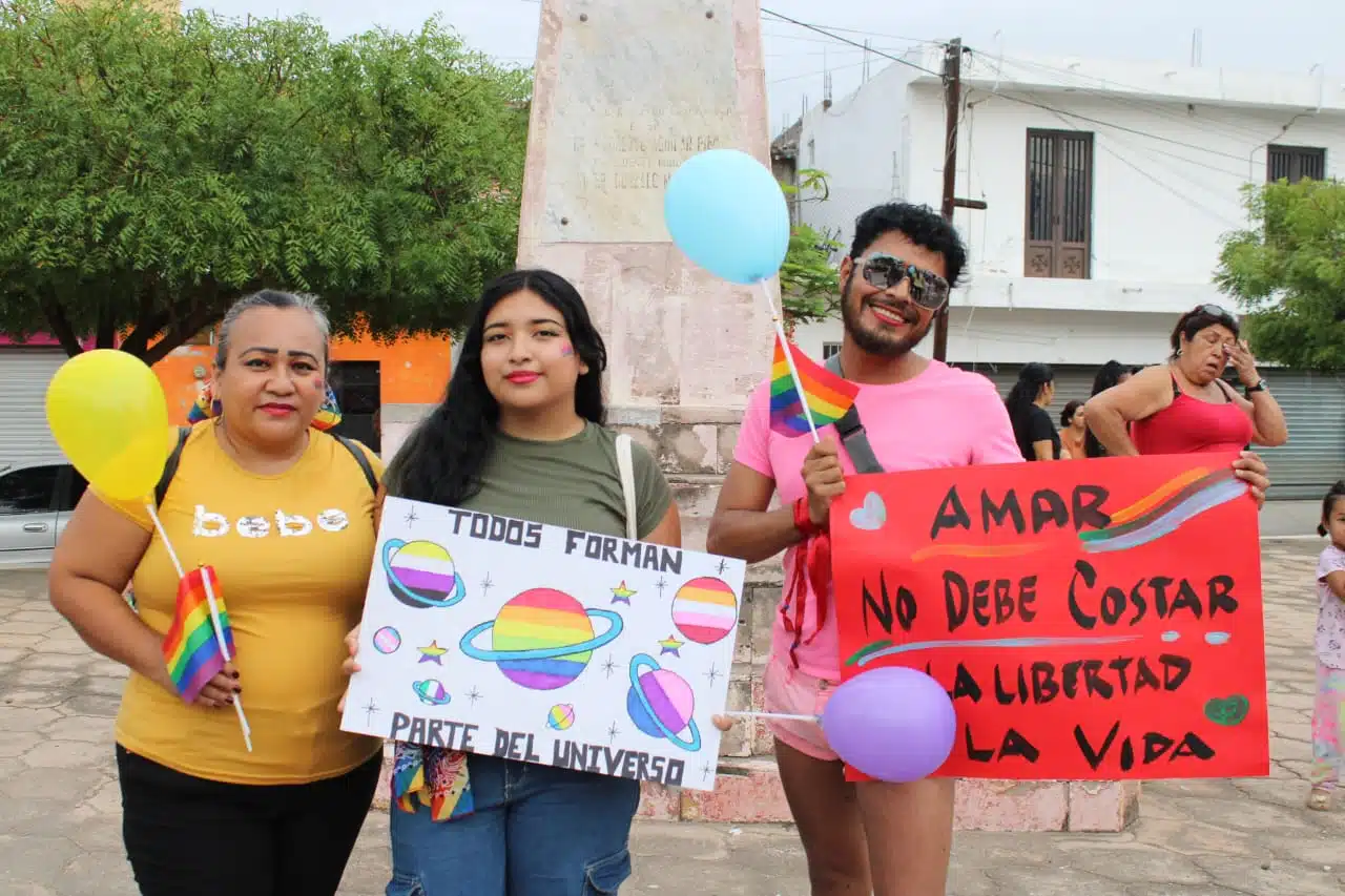Tercera Marcha del Orgullo de la Comunidad LGBTTTI en El Rosario