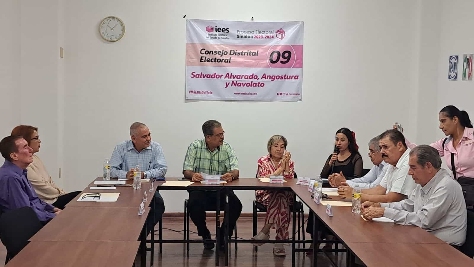 En mesa redonda reconocen a expresidentes del Consejo Electoral en Salvador Alvarado
