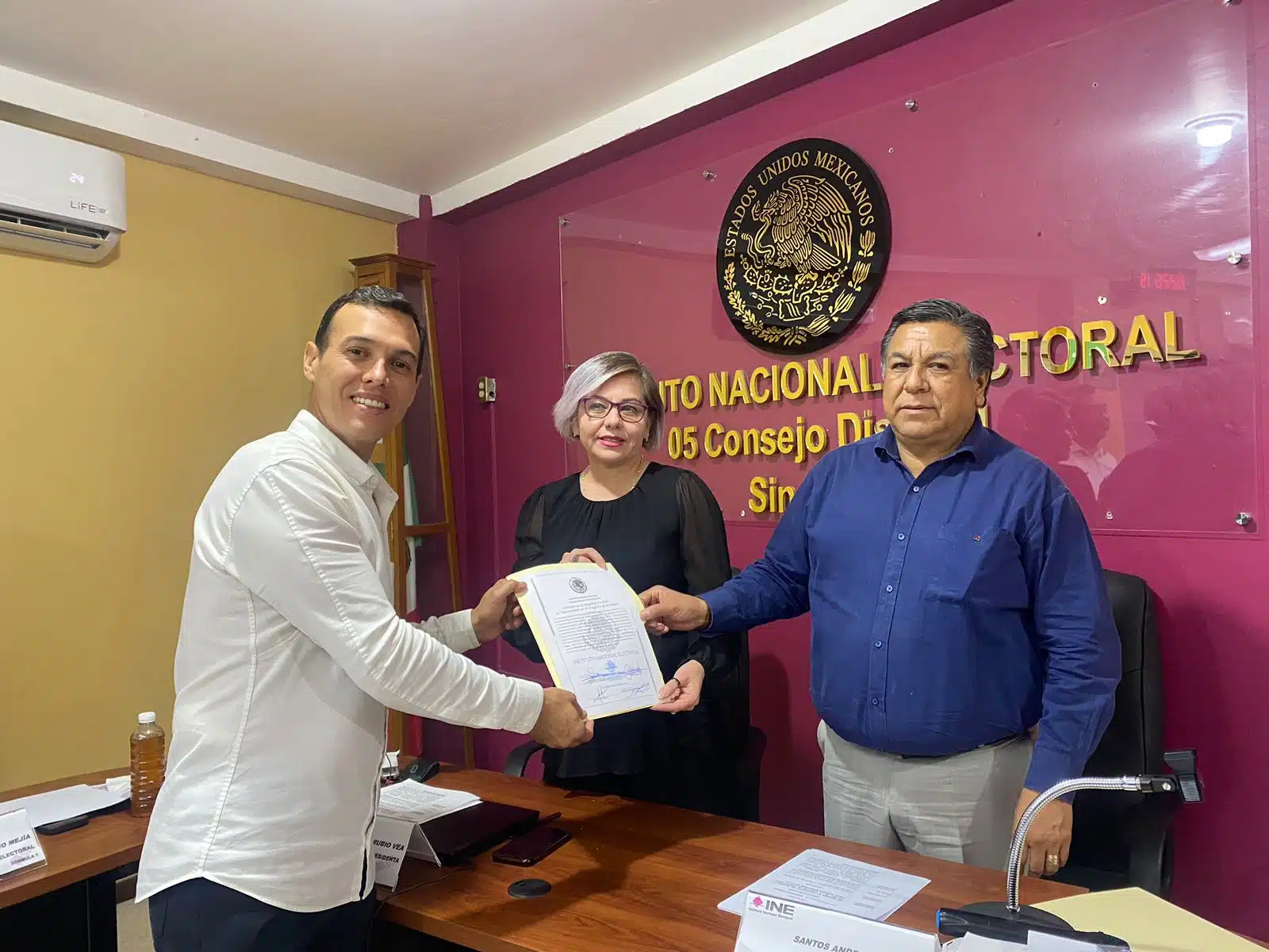 Jesús Ibarra recibe constancia de diputado federal electo del Distrito 05