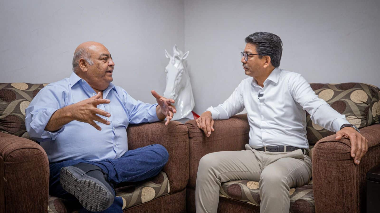 Jesús Soto Soberanes y el alcalde Martín Ahumada Quintero