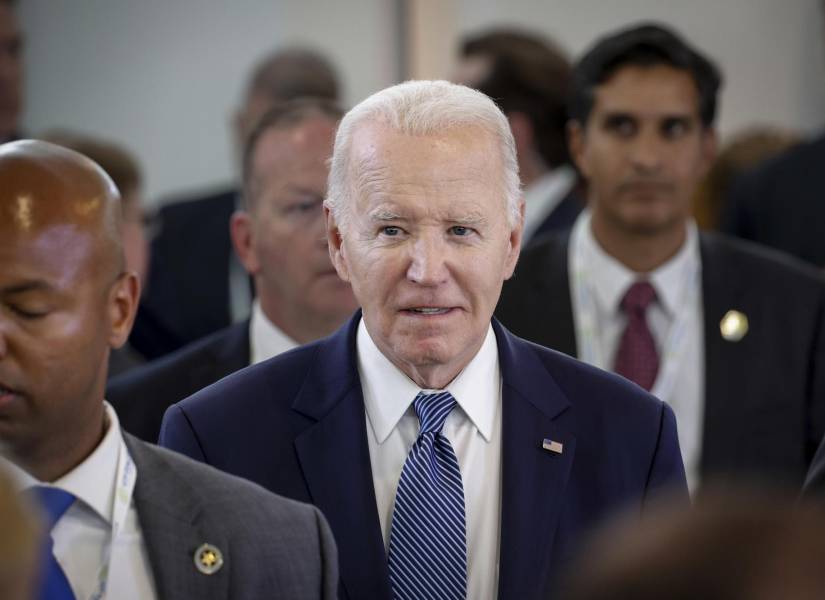 Joe Biden vuelve a llamear la atención; ahora se congela